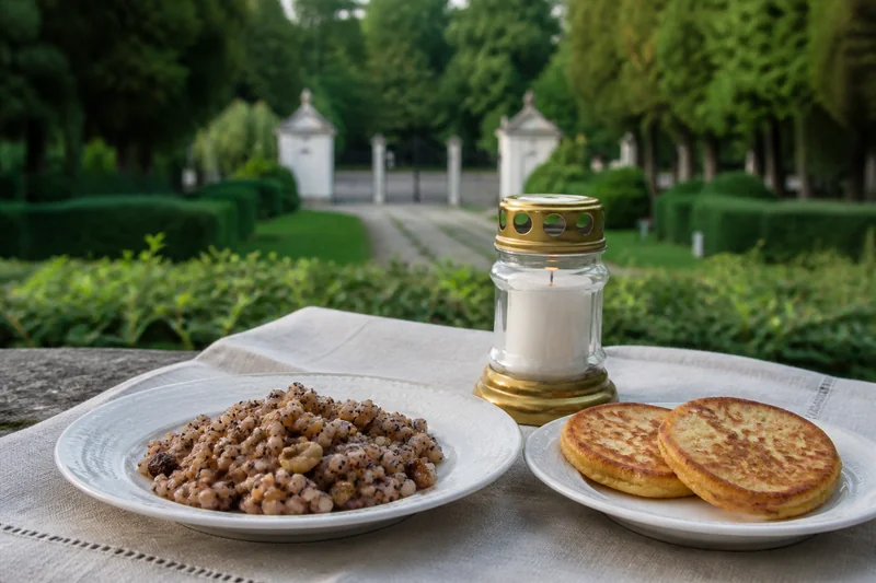 Кутья, блины и свеча — частые вопросы в спокойном поминальном кадре